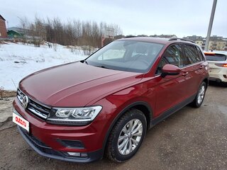 2019 Volkswagen Tiguan II, красный, 2300000 рублей, вид 1