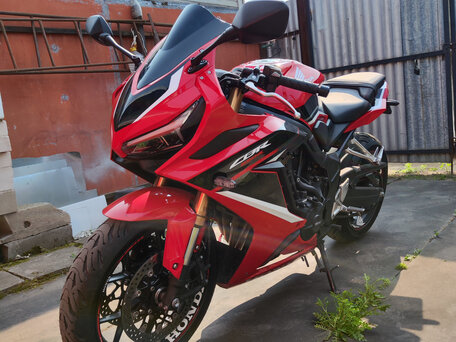 2021 Honda CBR 650R, красный, 750000 рублей, вид 3