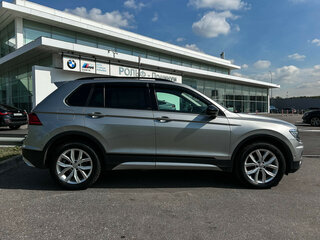 2019 Volkswagen Tiguan II, серебристый, 2340000 рублей, вид 4