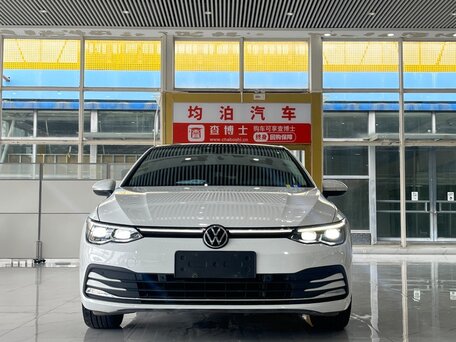 2022 Volkswagen Golf VIII, белый, 1898000 рублей, вид 2