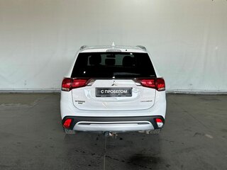 2019 Mitsubishi Outlander III Рестайлинг 3, белый, 1968000 рублей, вид 5
