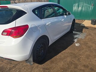 2012 Opel Astra J Рестайлинг, белый, 700000 рублей, вид 3
