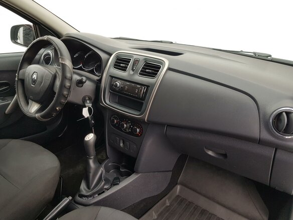 2018 Renault Logan II, белый - вид 9