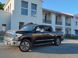 2021 Toyota Tundra CrewMax II Рестайлинг, коричневый, 8660290 рублей, вид 1