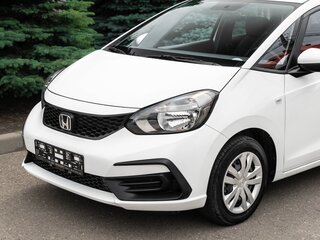 2022 Honda Fit IV Рестайлинг, белый, 1370000 рублей, вид 2