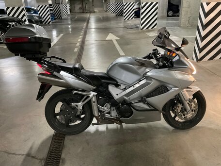 2007 Honda VFR 800, серебристый, 500000 рублей, вид 2