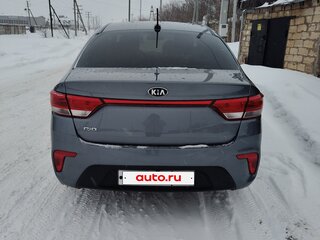 2018 Kia Rio IV, серый, 1500000 рублей, вид 3