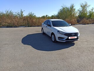 2024 Lada (ВАЗ) Vesta I Рестайлинг (NG), белый, 1350000 рублей, вид 2
