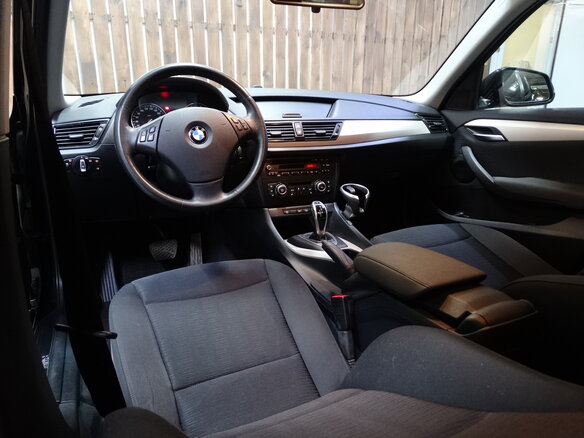 2014 BMW X1 20i I (E84) Рестайлинг, чёрный - вид 13