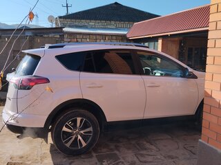 2017 Toyota RAV4 IV (XA40) Рестайлинг, белый, 2350000 рублей, вид 2