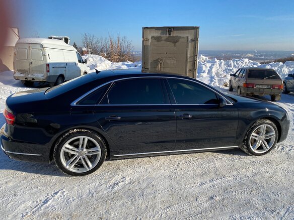 2015 Audi A8 Long III (D4) Рестайлинг, чёрный - вид 1