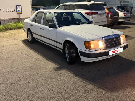 1985 Mercedes-Benz W124 230 4-speed, белый, 430000 рублей, вид 1