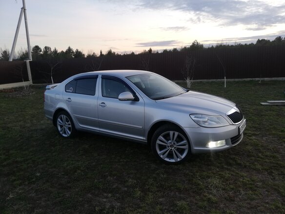 2013 Skoda Octavia II (A5) Рестайлинг, серебристый - вид 4