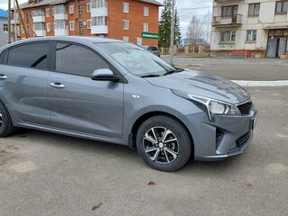 2020 Kia Rio IV, серый, 1450000 рублей, вид 3