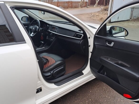 2019 Kia Optima IV Рестайлинг, белый, 1320000 рублей - вид 5