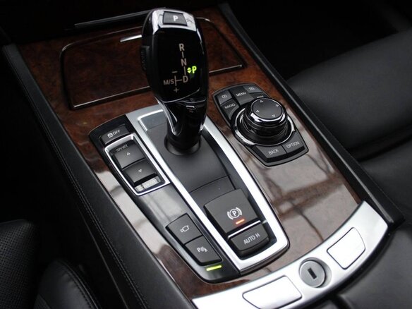 2011 BMW 7 серии Long 760Li V (F01/F02/F04), чёрный, 2600000 рублей - вид 10