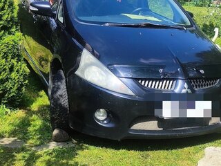 2006 Mitsubishi Grandis I, чёрный, 450000 рублей, вид 2