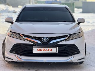 2017 Toyota Camry VIII (XV70), белый, 2650000 рублей, вид 2