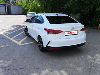 2018 Hyundai Solaris II, белый, 890000 рублей, вид 3