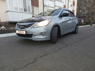 2015 Hyundai Solaris I Рестайлинг, серебристый, 878000 рублей, вид 1