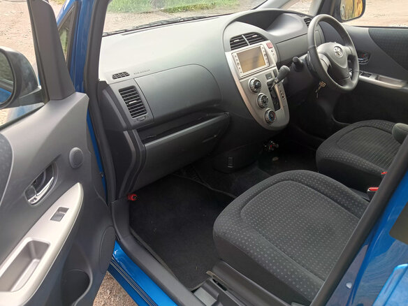 2009 Toyota Ractis I, синий, 1150000 рублей - вид 6