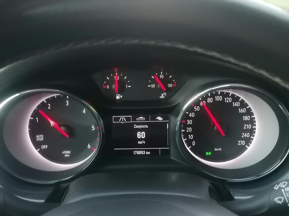 2018 Opel Astra K, белый, 1200000 рублей - вид 3