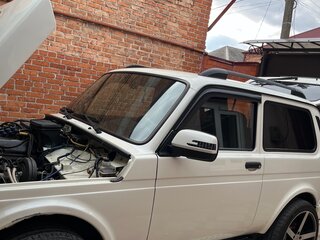 2014 Lada (ВАЗ) 2121 (4x4) I Рестайлинг, белый, 750000 рублей, вид 2