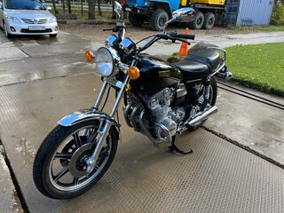 Yamaha XS750