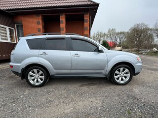 2011 Mitsubishi Outlander II Рестайлинг, серебристый, 1230000 рублей, вид 4