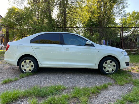 2014 Skoda Rapid I, белый - вид 3