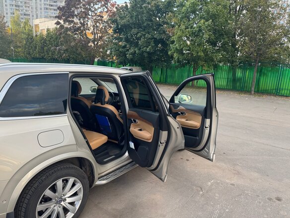 2015 Volvo XC90 II, бежевый, 4000000 рублей - вид 10
