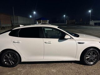 2018 Kia Optima IV Рестайлинг, белый, 1450000 рублей, вид 2