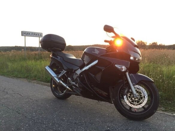 1999 Honda VFR 800, чёрный, 385000 рублей