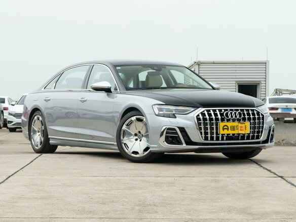 2023 Audi A8 Long 55 TFSI IV (D5) Рестайлинг, серебристый - вид 2