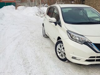 2020 Nissan Note e-Power II Рестайлинг, белый, 1550000 рублей, вид 3