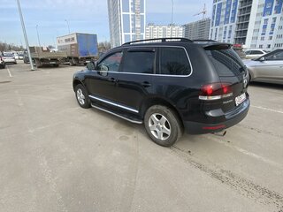 2007 Volkswagen Touareg I Рестайлинг, чёрный, 1000000 рублей, вид 3