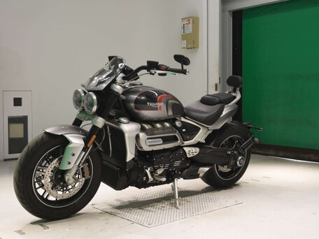 2021 Triumph Rocket III, серебристый, 2050000 рублей, вид 4