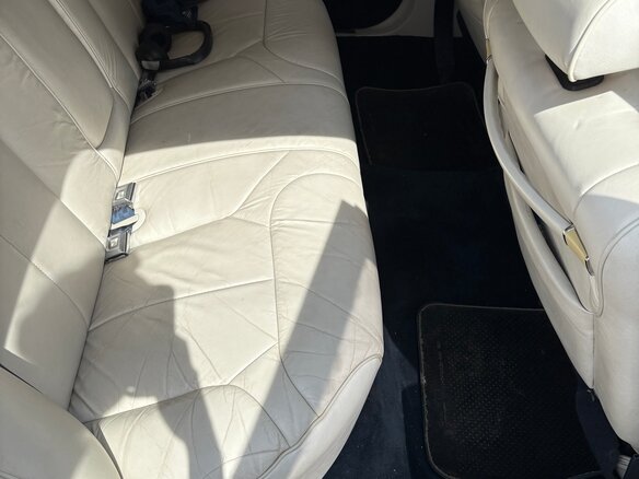 1992 Lincoln Town Car II, белый, 2250000 рублей - вид 9