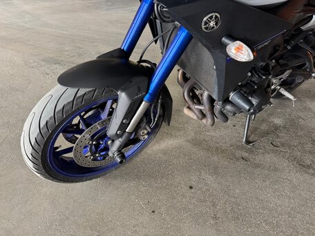 2015 Yamaha MT-09 Tracer (FJ-09), серый, 680000 рублей, вид 5