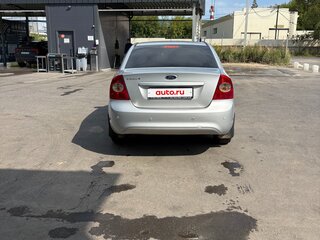 2011 Ford Focus II Рестайлинг, серебристый, 600000 рублей, вид 5