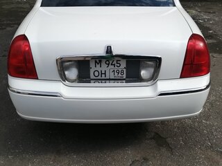 2004 Lincoln Town Car III Рестайлинг, белый, 1550000 рублей, вид 4