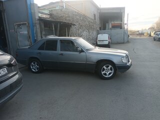 1993 Mercedes-Benz W124 200, серый, 300000 рублей, вид 3