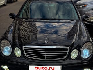 2004 Mercedes-Benz E-Класс 200 III (W211, S211), чёрный, 1300000 рублей, вид 3