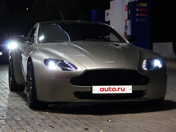 2007 Aston Martin V8 Vantage III, красный, 5700000 рублей - вид 1