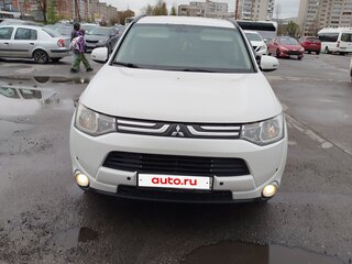 2013 Mitsubishi Outlander III, белый, 1500000 рублей, вид 2
