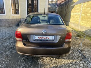 2014 Volkswagen Polo V, коричневый, 750000 рублей, вид 2