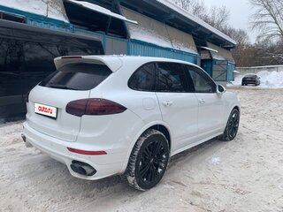 2015 Porsche Cayenne S Diesel II Рестайлинг (958), белый, 4800000 рублей, вид 4