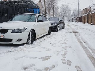 2009 BMW 5 серии 535i V (E60/E61) Рестайлинг, белый, 1500000 рублей, вид 1
