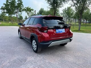 2022 Toyota Yaris L X XP150 Рестайлинг, пурпурный, 945000 рублей, вид 5