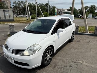 2005 Nissan Tiida Latio I, белый, 515000 рублей, вид 2